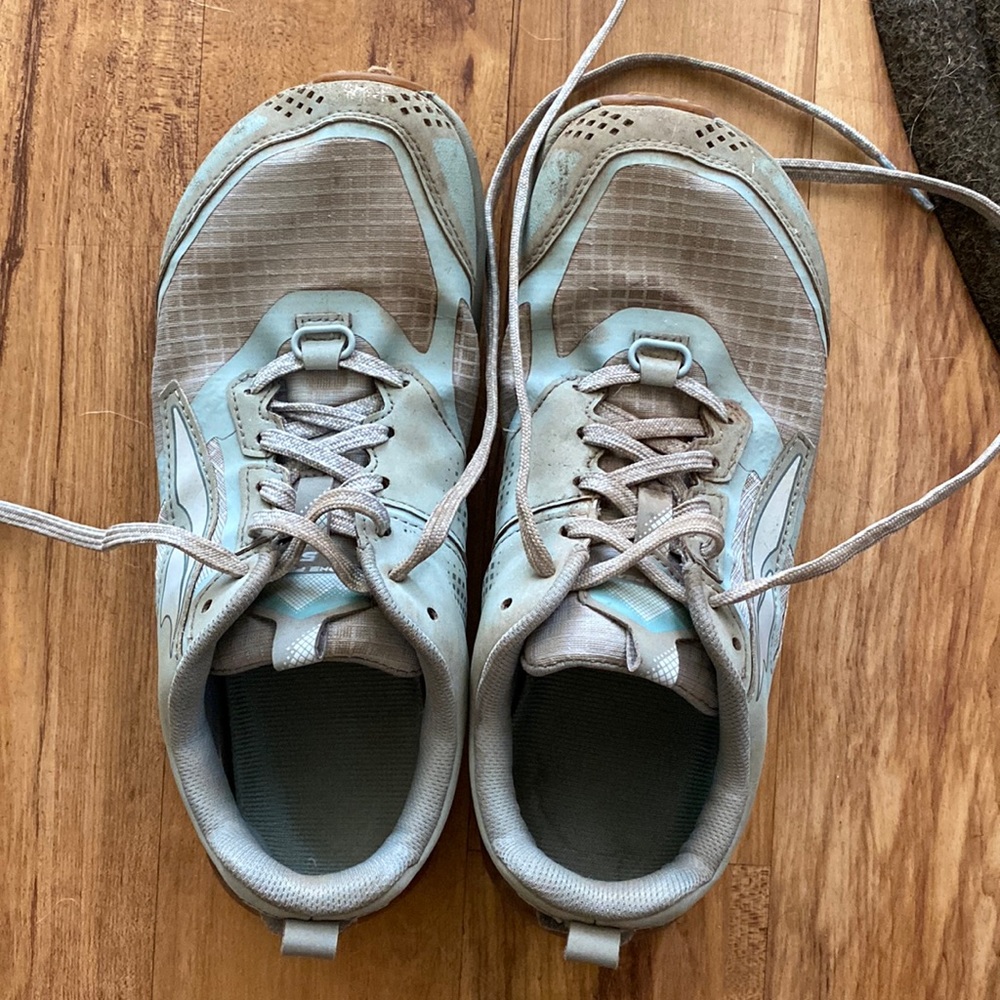 Women’s Altra Lone Peak 5 trail running shoe